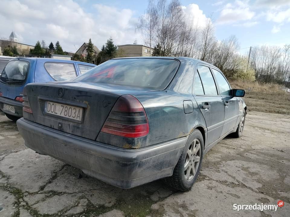 Mercedes C220CDI Esprit W202 uszkodzony Biały Kościół