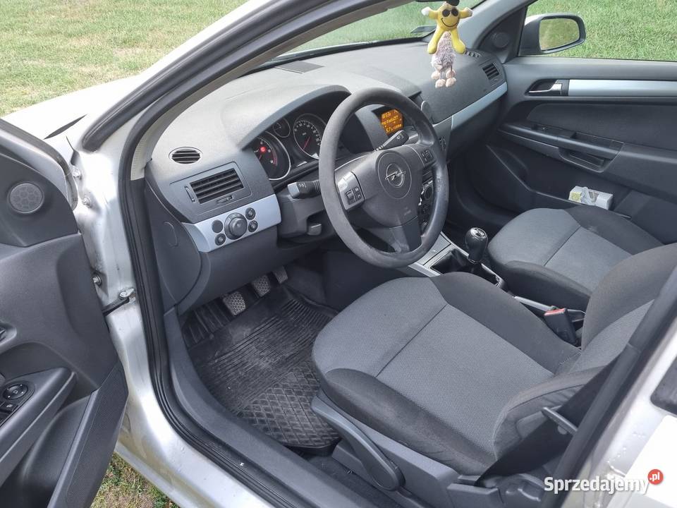 Oferuje na sprzedaż prywatny samochód Opel Astra diesel sprzedam