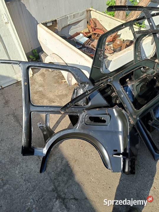 Poszycia boków boki wewnętrzne fiat 126p Siepraw