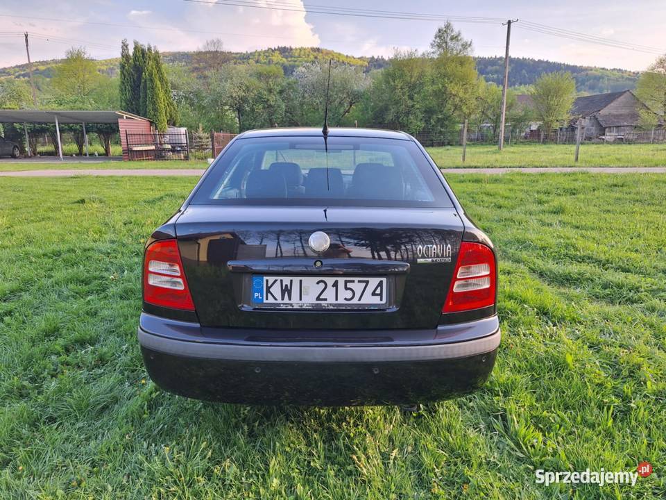 Skoda Octavia 16 Tour 16 2010 drugi właściciel Staniątki