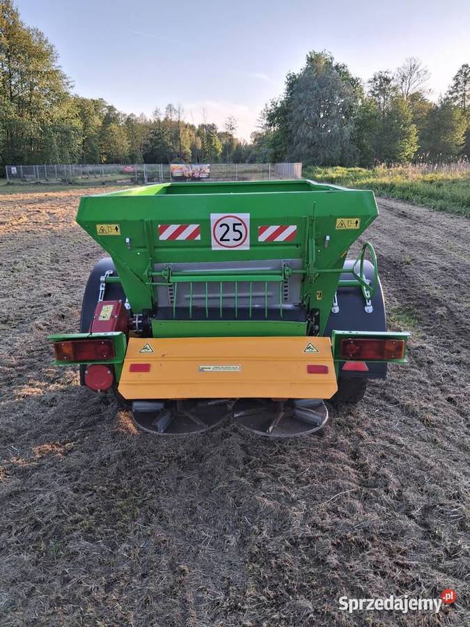 Rozsiewacz wapna rcw3 piast wapniarka Rzgów
