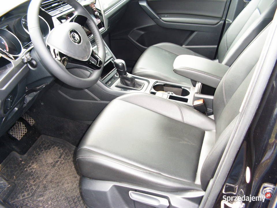 Volkswagen Touran 20 TDI 2019 r światła do jazdy dziennej Września sprzedam