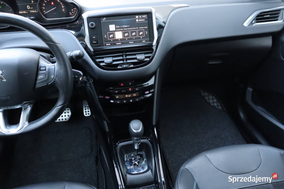 Peugeot 2008 12 PureTech Rok produkcji 2017 2008 Zabrze