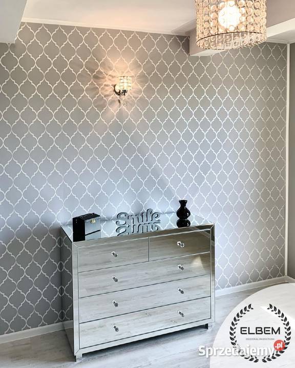 Lustrzana komoda w stylu Glamour