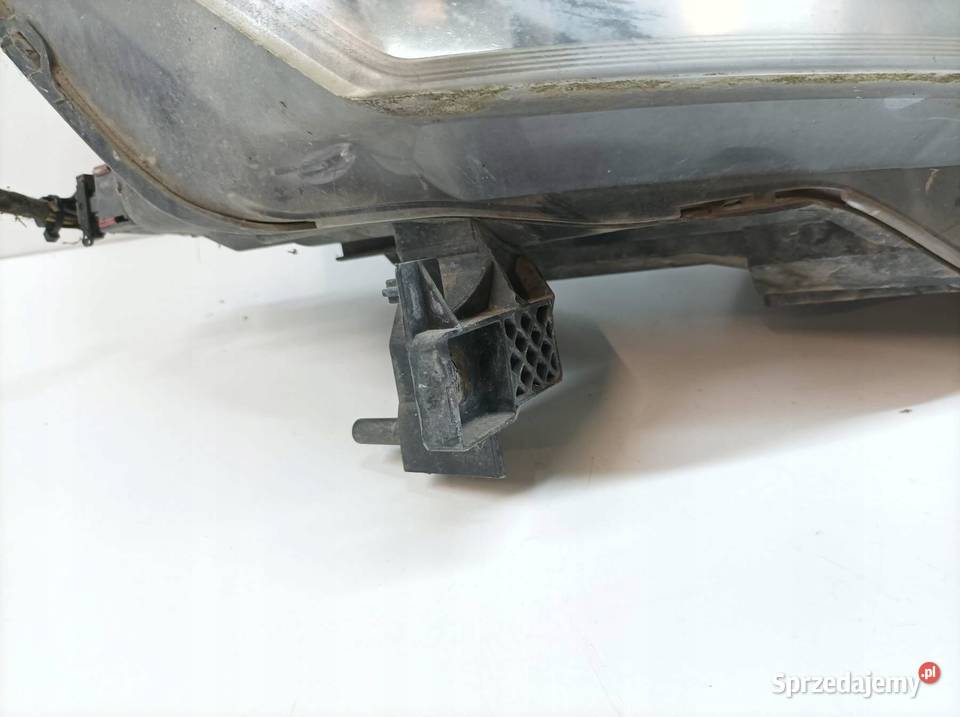 LAMPA PRZÓD PRAWA EUROPA 0301214202 Opel Zafira osobowe