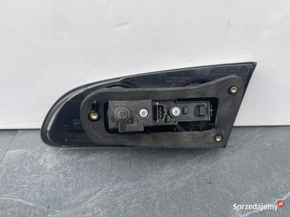 SEAT IBIZA LEWA LAMPA W KLAPĘ