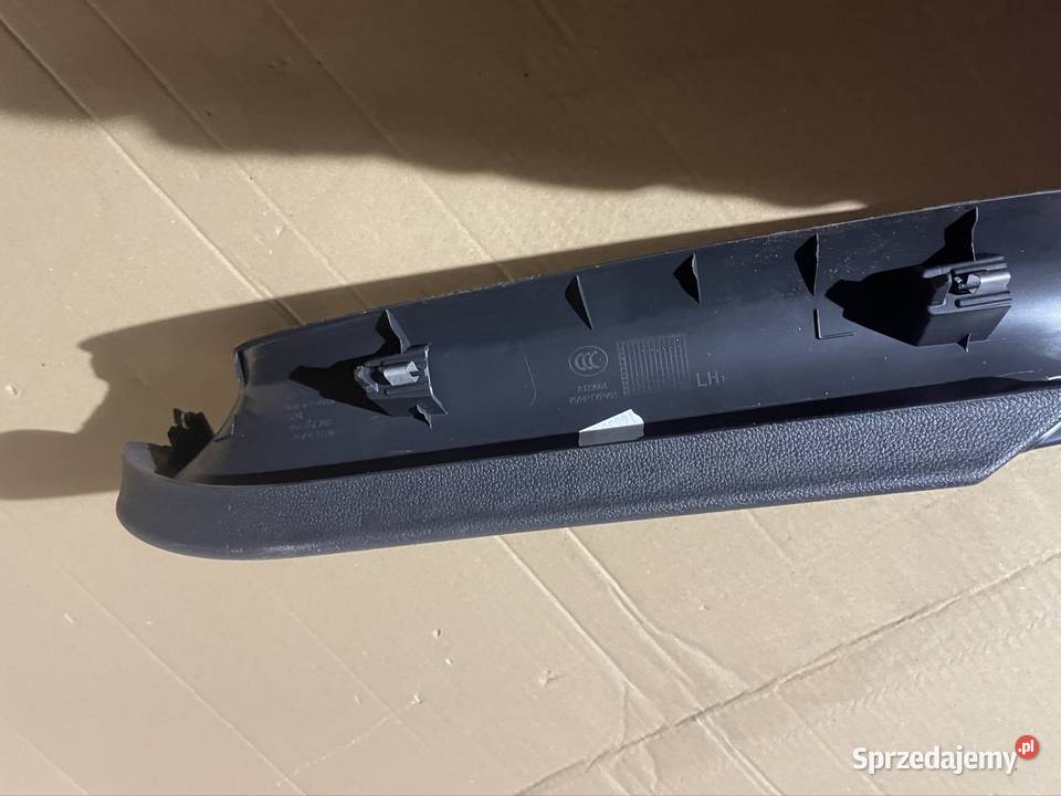 2GA867703 listwa tapicerka klapy tył volkswagen osobowe Szczecin