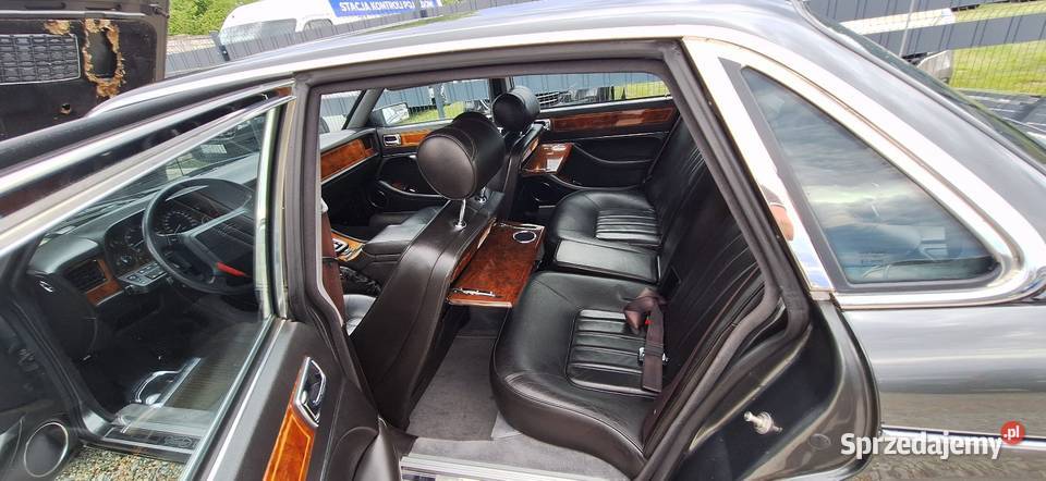 Daimler double six