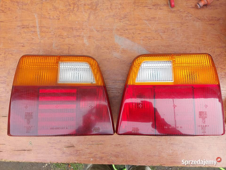 POLONEZ CARO LAMPA TYLNA PRAWA LEWA kompletna