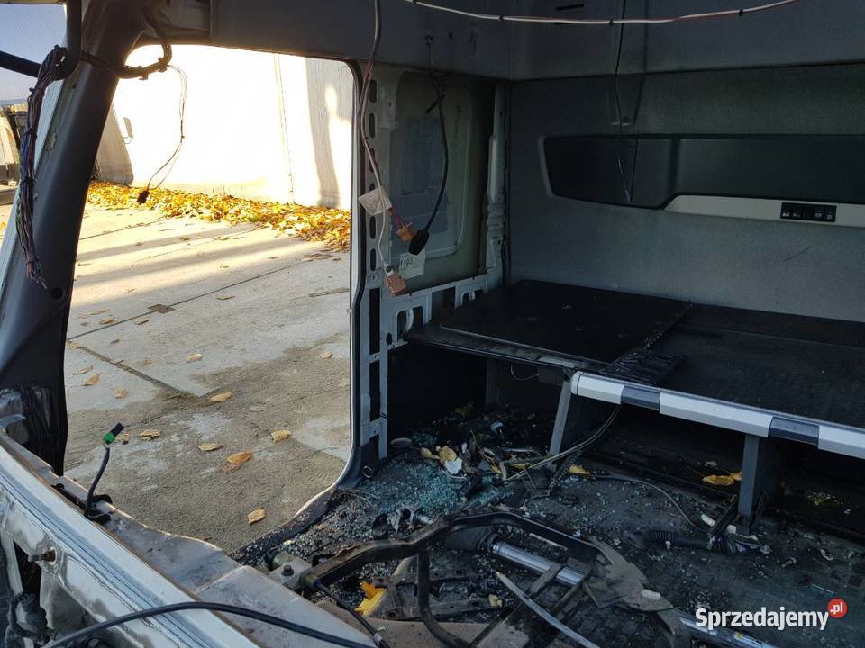 KABINA ĆWIARTKA PRAWA VOLVO FH 128 460