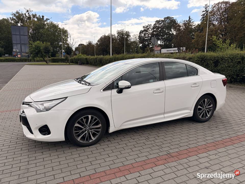 Toyota Avensis 2015 FL 20 diesel 143 Włocławek