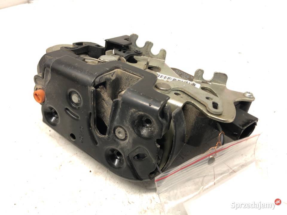 ZAMEK TYŁ LEWY MERCEDES W639 Van minibus