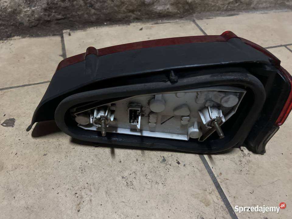 Lampa tył lewa peugeot 106 Lampy tylne Margonin