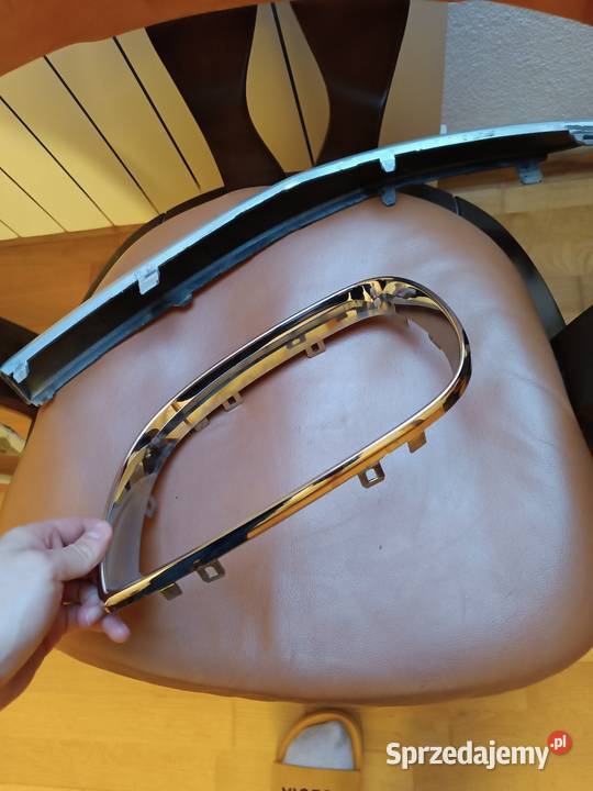 Listwa kratka zderzaka przedniego bmw e87 Rok produkcji 2004 Zderzaki Osobnica