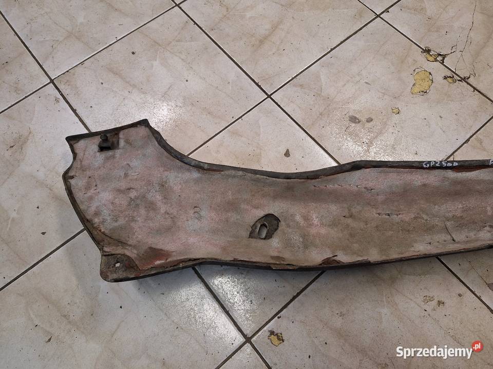 Kawasaki GPZ 500 ogon boczek gpz500 plastik