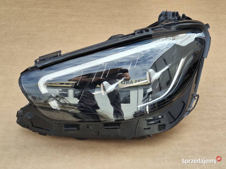 MERCEDES EKLASA W213 REFLEKTOR LEWY FULL LED Lampy przednie Bieleń