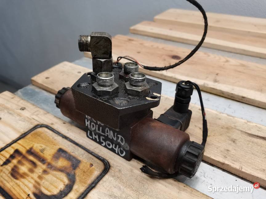 Blok zaworowy skrętu Holland LM 5040 Części Wilkowo