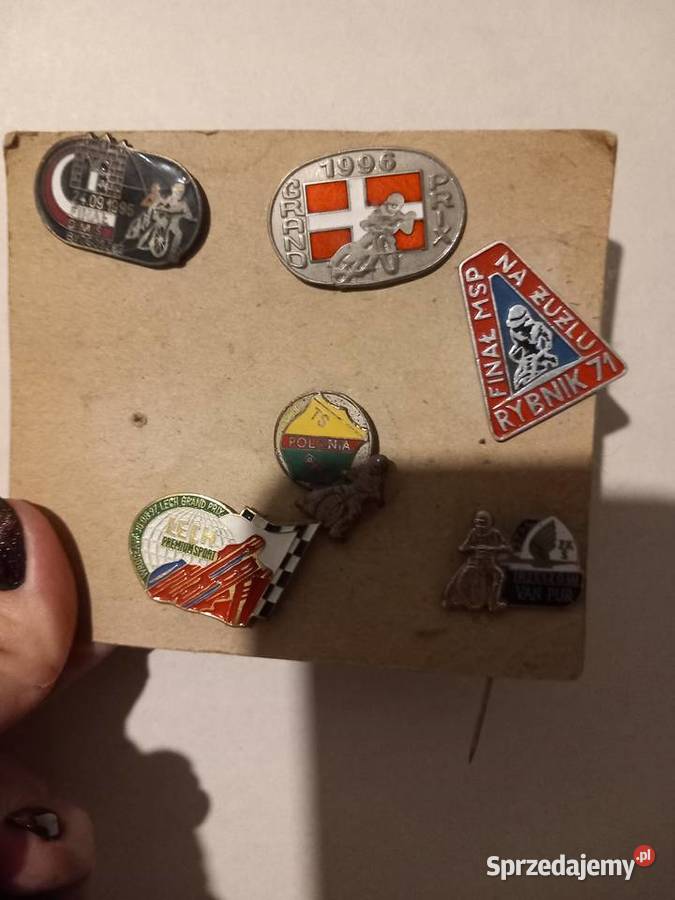 Cenne pamiatkowe przypinki żużlowe Kraków