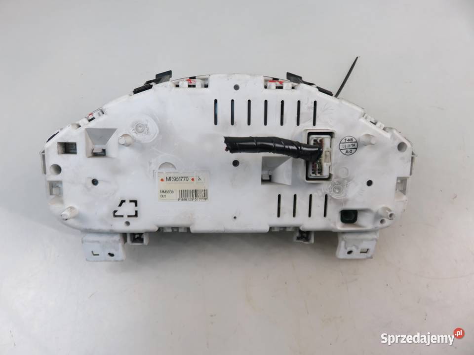 LICZNIK MITSUBISHI COLT VI 11 MR951770