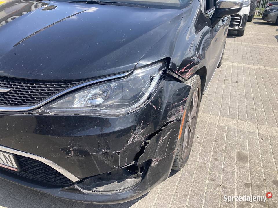 Chrysler pacifica lekko uszkodzony sprzedam 4/5