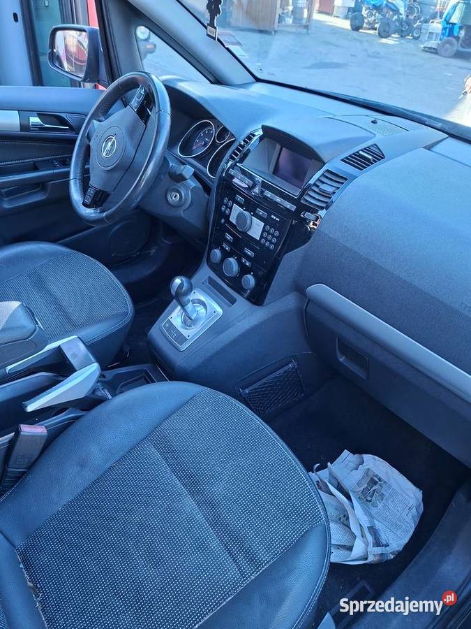 Opel Zafira 18 benzyna niski przebieg automat 7 automatyczna Ostrowiec Świętokrzyski sprzedam