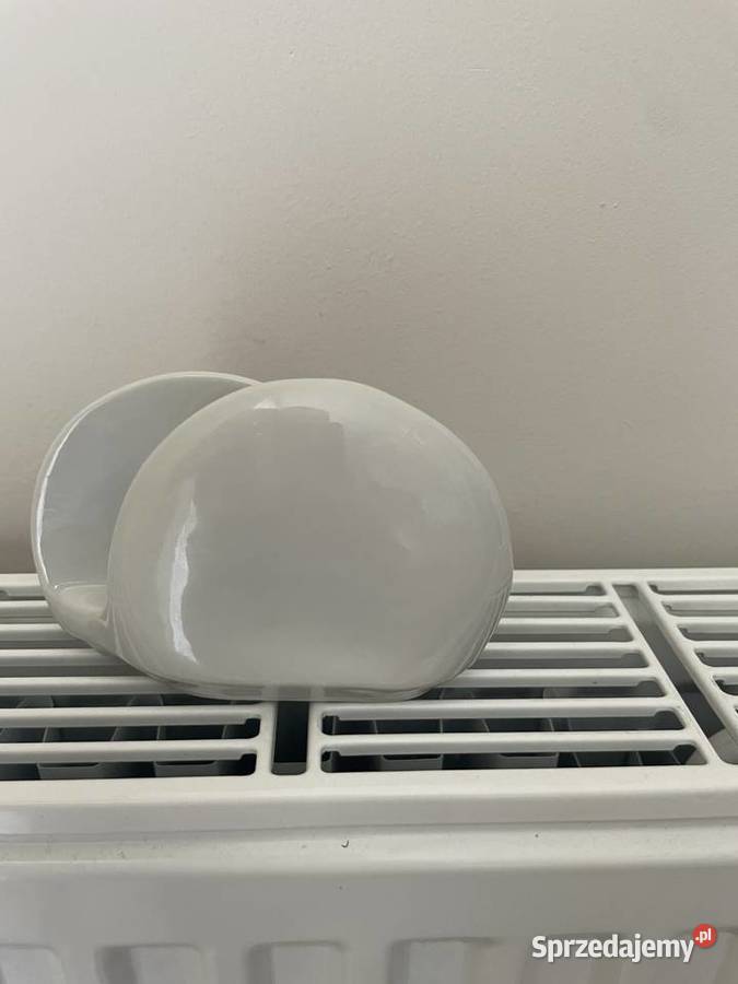 Lubiana biały serwetnik PRL