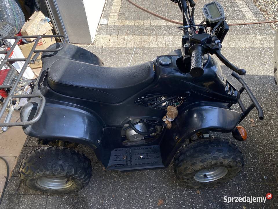 Sprzedam quad 50 sprawny przebieg około 100 Pozostałe Ostrowiec Świętokrzyski