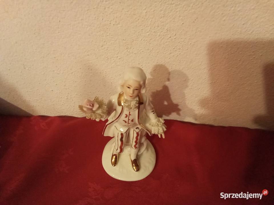 Figurka dżentelmena z różą Warszawa