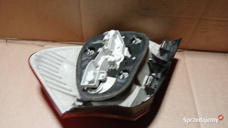 BMW E87 FL HB LAMPA TYŁ LEWA Zbierkowo sprzedam
