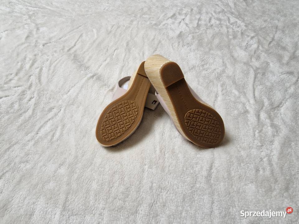 Nowe buty beżowe sandały damskie na koturnie