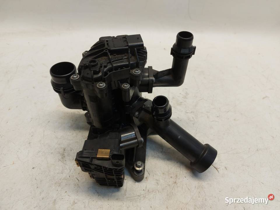 BMW G23 G22 M440i Cabrio Obudowa termostatu