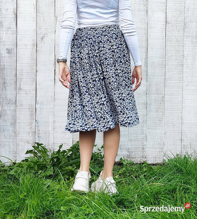 Spódnica midi łączka kwiatki kwiaty białe granat Rozmiar 38(M) Spódnice i sukienki Szczecin sprzedam