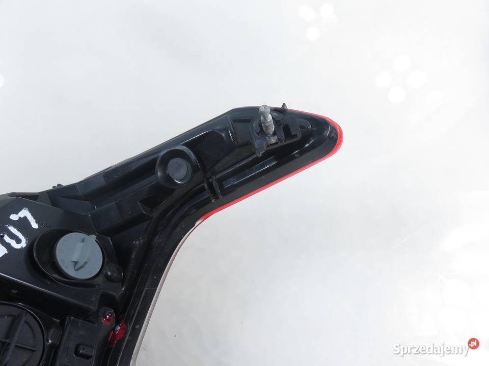 LAMPA LEWA TYLNA PEUGEOT 308 II 81250101 małopolskie