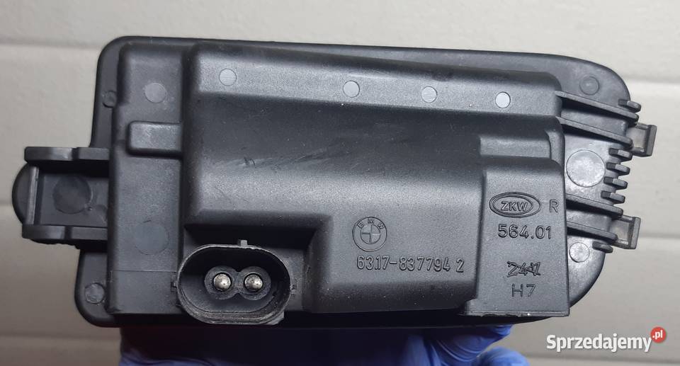 ZAŚLEPKA DEKIEL LAMPY HALOGENU PRAWA BMW E39 Mielęcin sprzedam