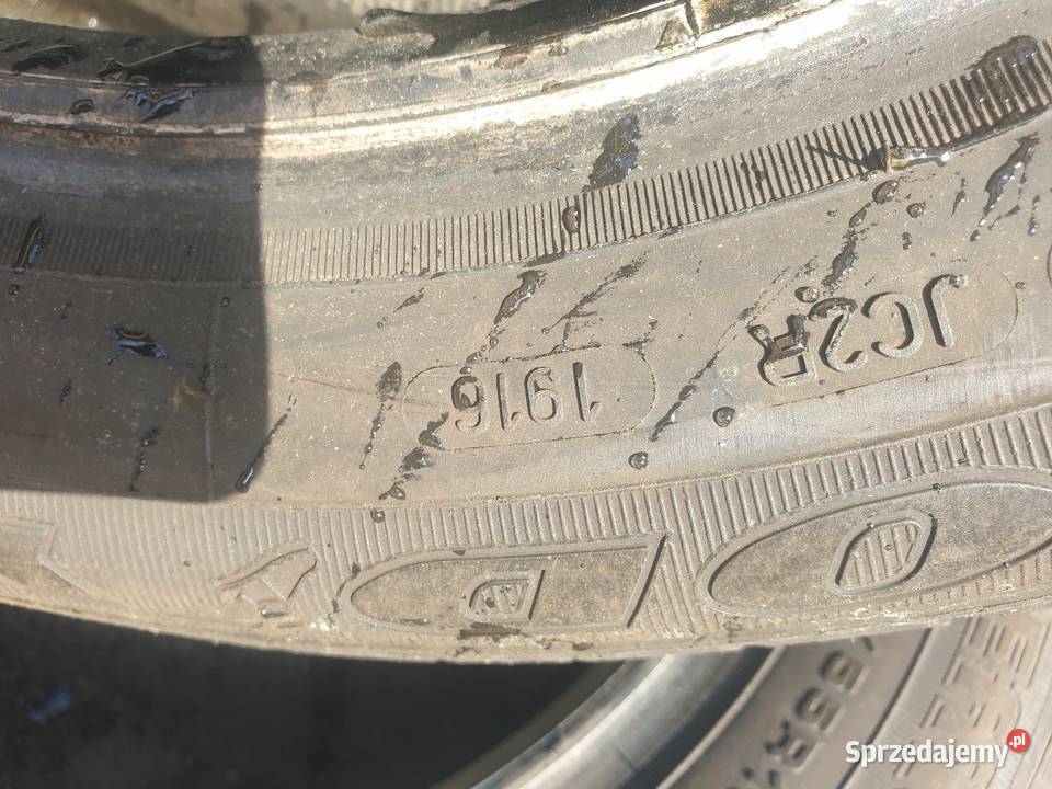 Dwie sztuki opon letnich 19555 R15 6 mm bieżnika Dobre Miasto