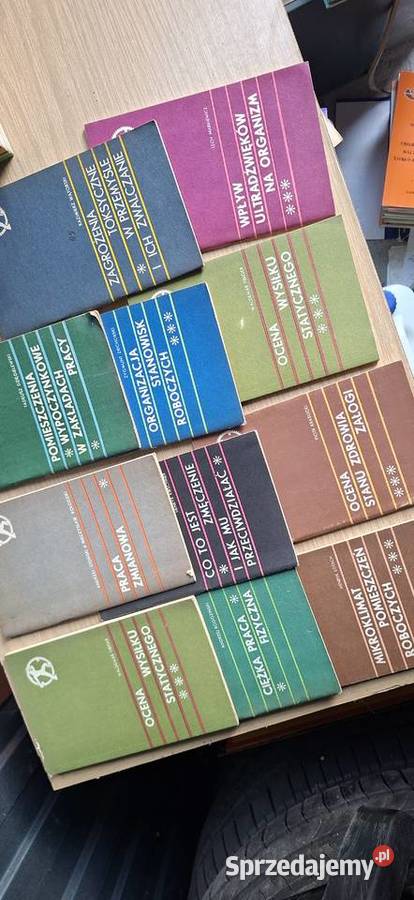 Kolekcjonerski zestaw broszur BHP PRL komplet Antyki, Sztuka, Kolekcje