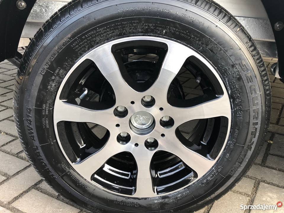 Przyczepa do przewozu koni Mustang Strong 1135kg Szczecin sprzedam