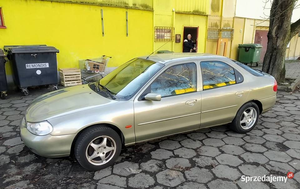 Ford Mondeo 20 benzyna 1999 światła przeciwmgielne sprzedam