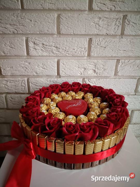 Box ze słodyczy mersi i ferero Ratyń