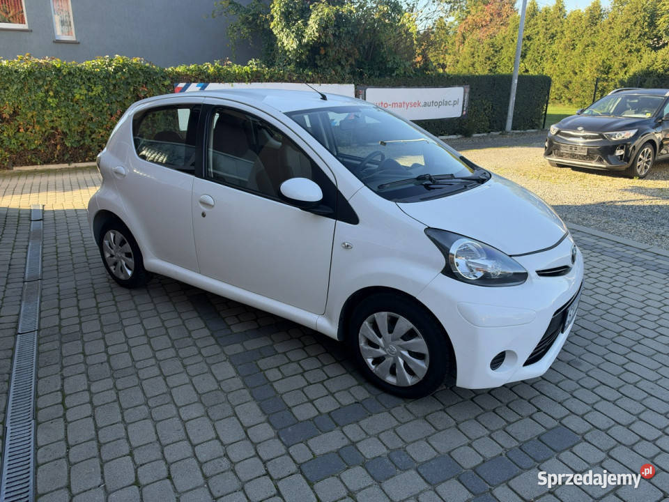 Toyota Aygo 10 68 Klimatyzacja Bluetooth I Samochody osobowe Orzech