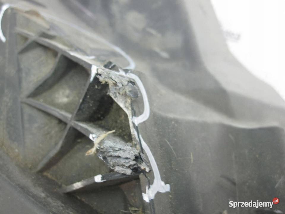 QASHQAI I J10 LIFT 11r lampa prawy przód