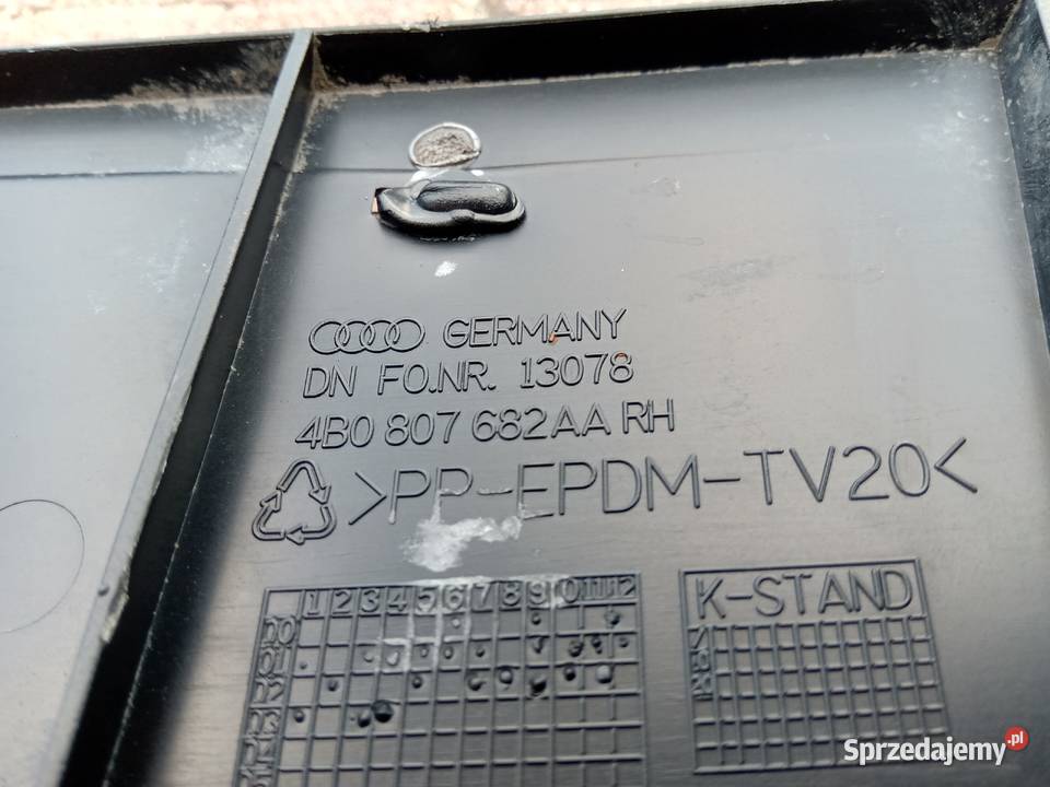 Kratka Atrapa Zaślepk zderzaka Prawa Audi A6 Szadek sprzedam