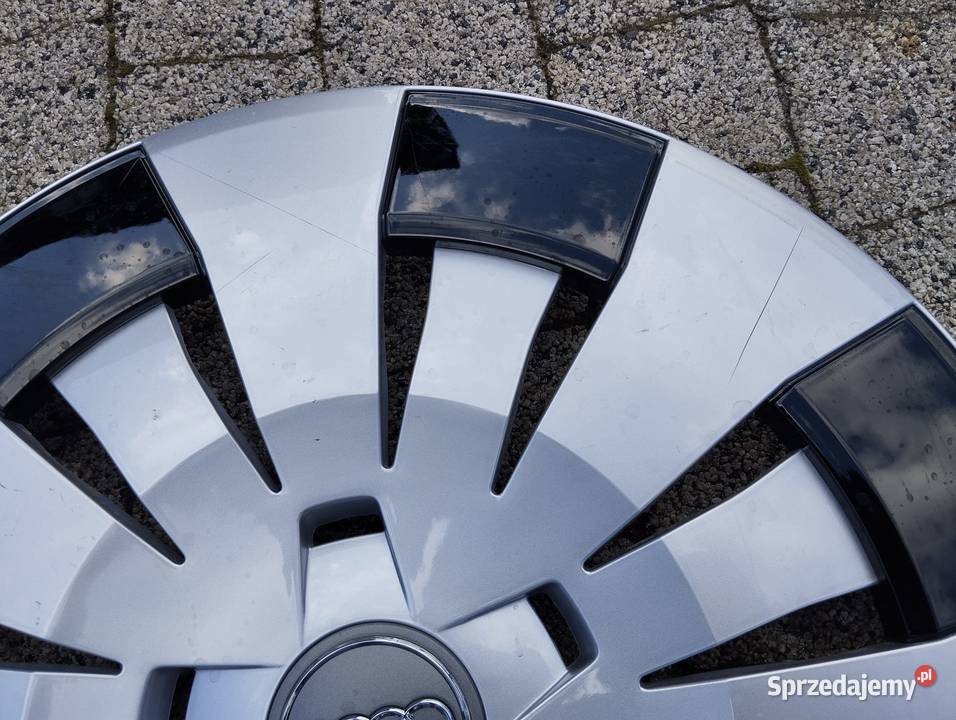 Kołpak Audi 16 8V0601147 sztukę magazynowy
