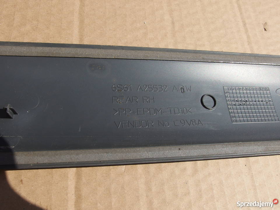 LISTWA BŁTNIKA TYŁ PRAWA FORD FIESTA MK5 3D wielkopolskie