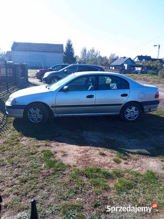 toyota avensis 1.6 lpg hak