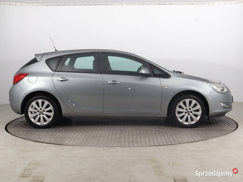 Opel Astra 14 16V ASR (kontrola trakcji)