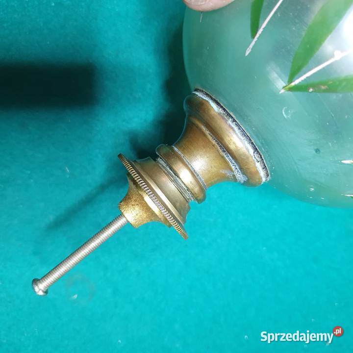 Zbiornik z drykierką i gniazdem drykierki bez