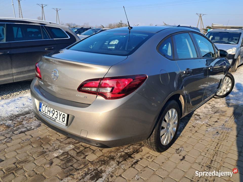 Opel astra J 2016r 14 t gaz Isofix parktronic światła przeciwmgielne Chełmno