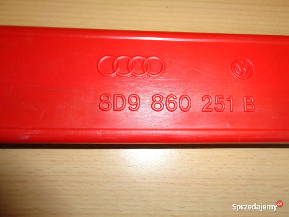 Trójkąt ostrzegawczy Audi A3 8L Nowy Uzywany