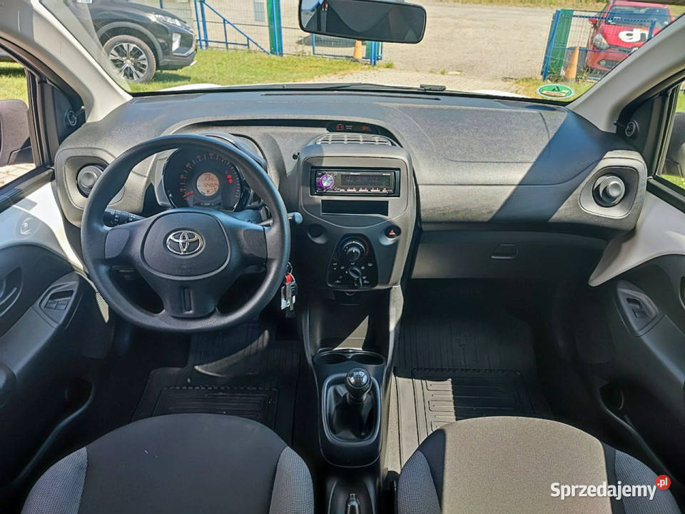 Toyota Aygo AYGO 10 x oryginał lakier II 2014 centralny zamek Ustroń